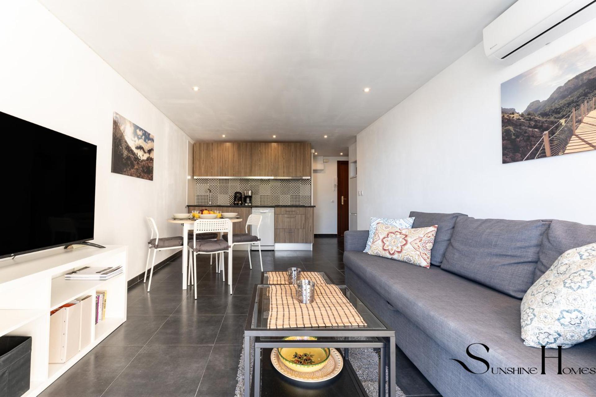 Stylish Seaview Terrace Retreat *
