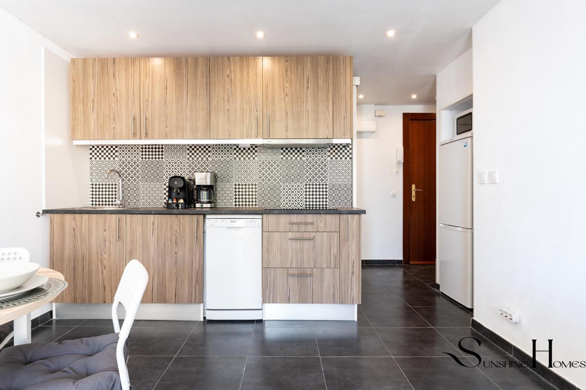 Stylish Seaview Terrace Retreat *