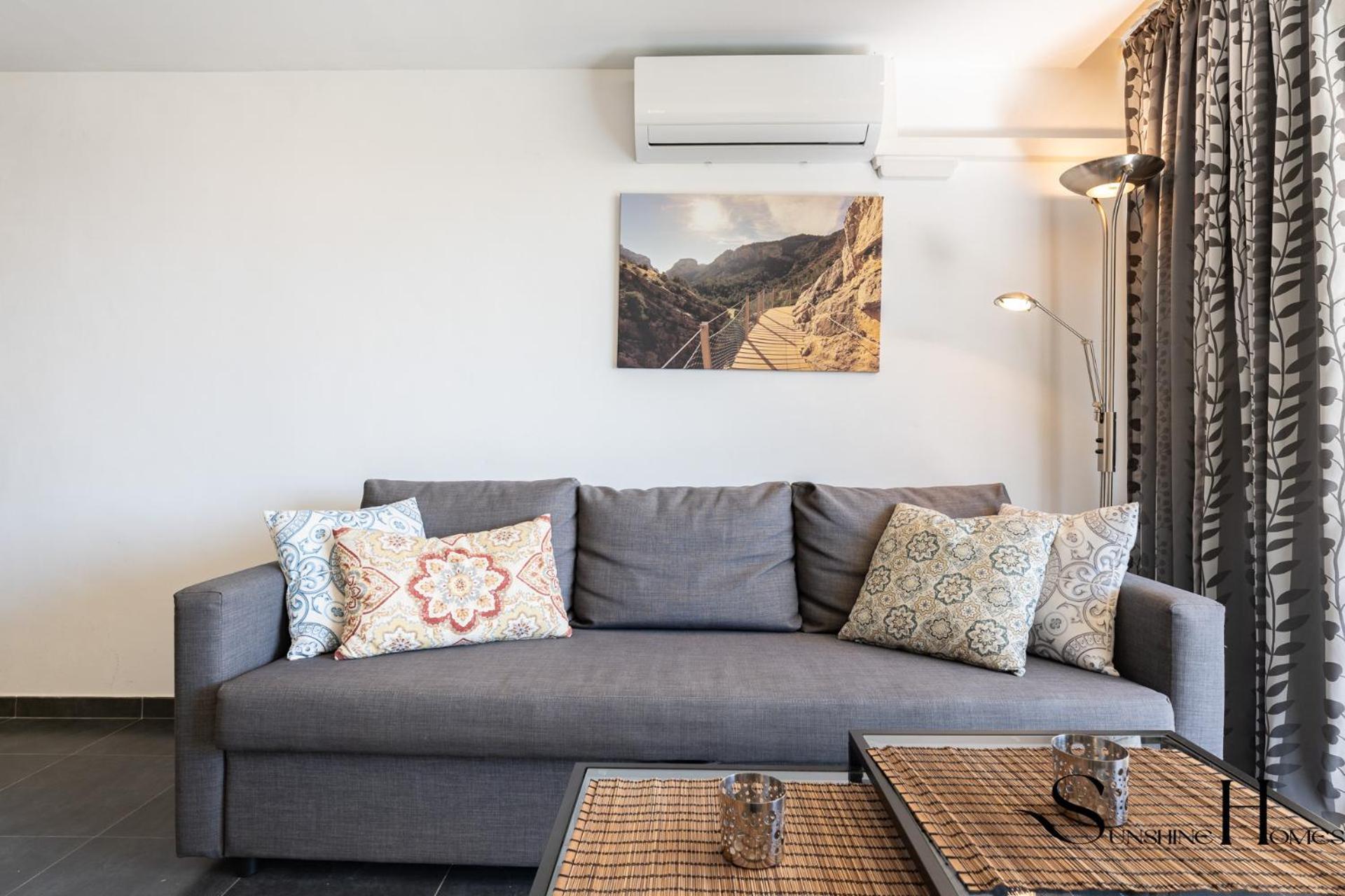 Stylish Seaview Terrace Retreat *